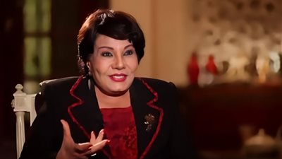 أحمد زكي اتضايق مني عشان رفضت أعمل مشهد «قبلة» معاه