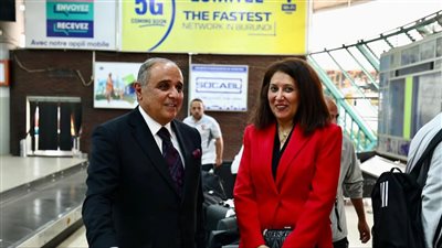 سفيرة مصر في بوروندي يستقبل بعثة النادي الأهلي في المطار