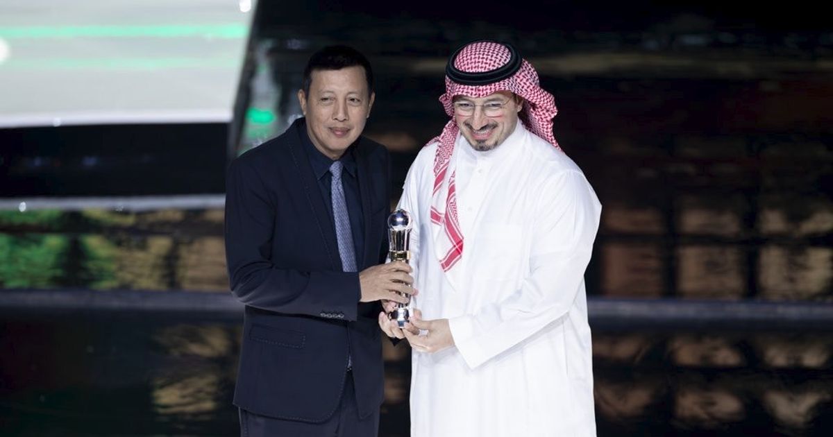 ياسر المسحل يتمنى التوفيق للإمارات والعراق بتصفيات المونديال