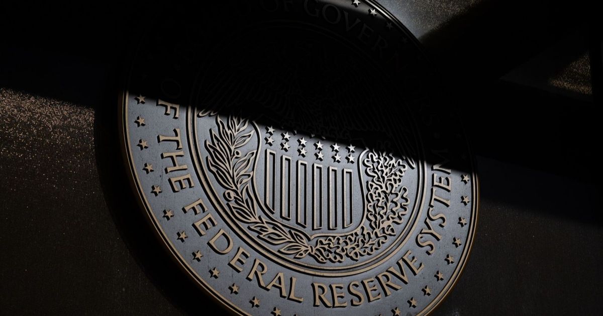 هل الحكمة في الإحجام عن خفض الفائدة الأميركية؟