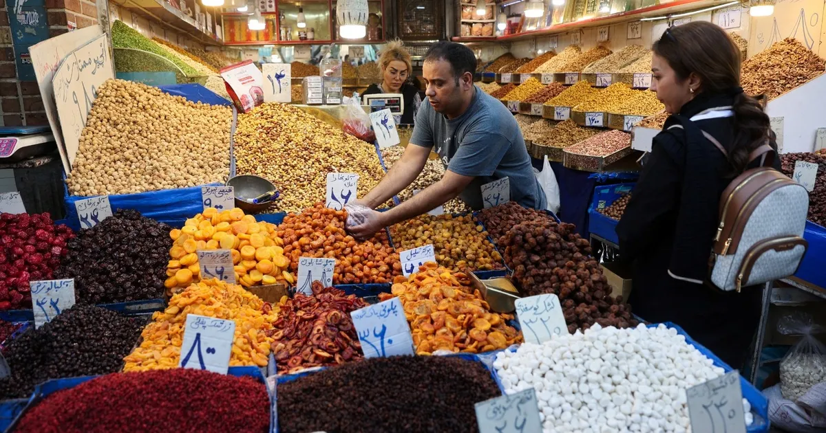 العقوبات تزيد من مخاطر الركود وتجدد الاضطرابات في إيران