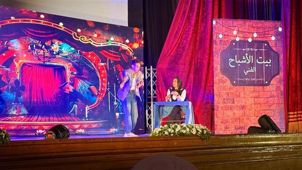 مسرح طب قصر العيني يقدّم عرض “المهمة 404” ضمن احتفاليات استقبال الطلاب