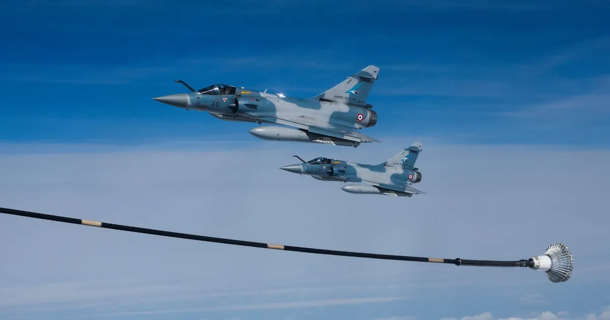 زيلينسكي يعلن عن دعم عسكري جديد من فرنسا وبريطانيا لأوكرانيا