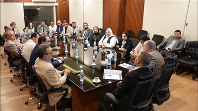 بحضور عدد من أمناءها بالمحافظات.. أمانة المشروعات الصغيرة والمتوسطة بـ«مستقبل وطن» تعقد اجتماعًا لمناقشة تعزيز دورها استعداداً لانتخابات النواب 2025