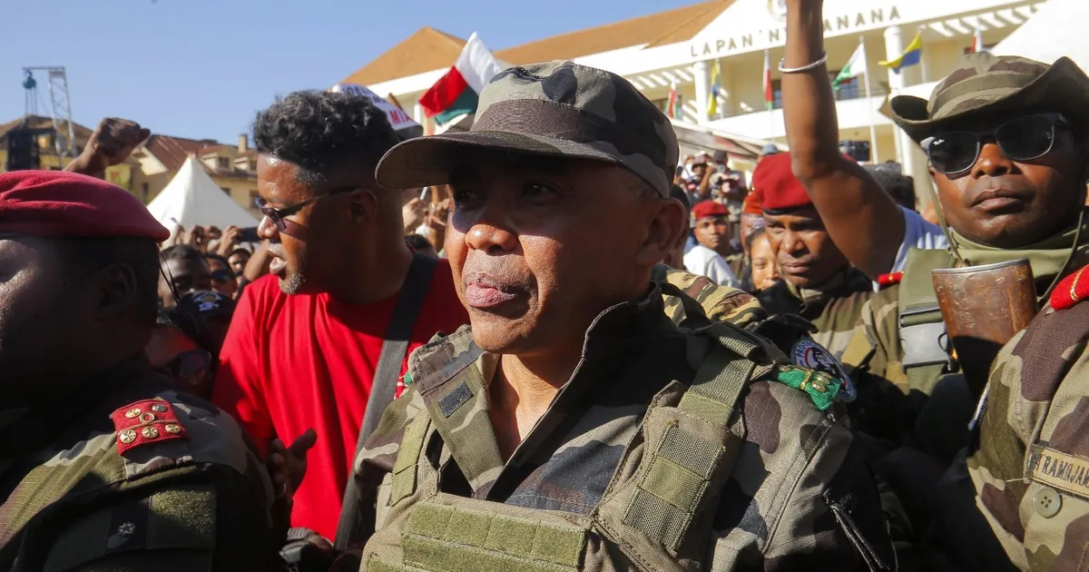 مدغشقر.. خلاف بين الجيش والقضاء حول موعد الانتخابات