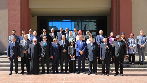 بطل الصاعقة.. “أبو النجا” يُلهم طلاب جامعة المنصورة الجديدة ويروي أسرار أكتوبر الخالدة