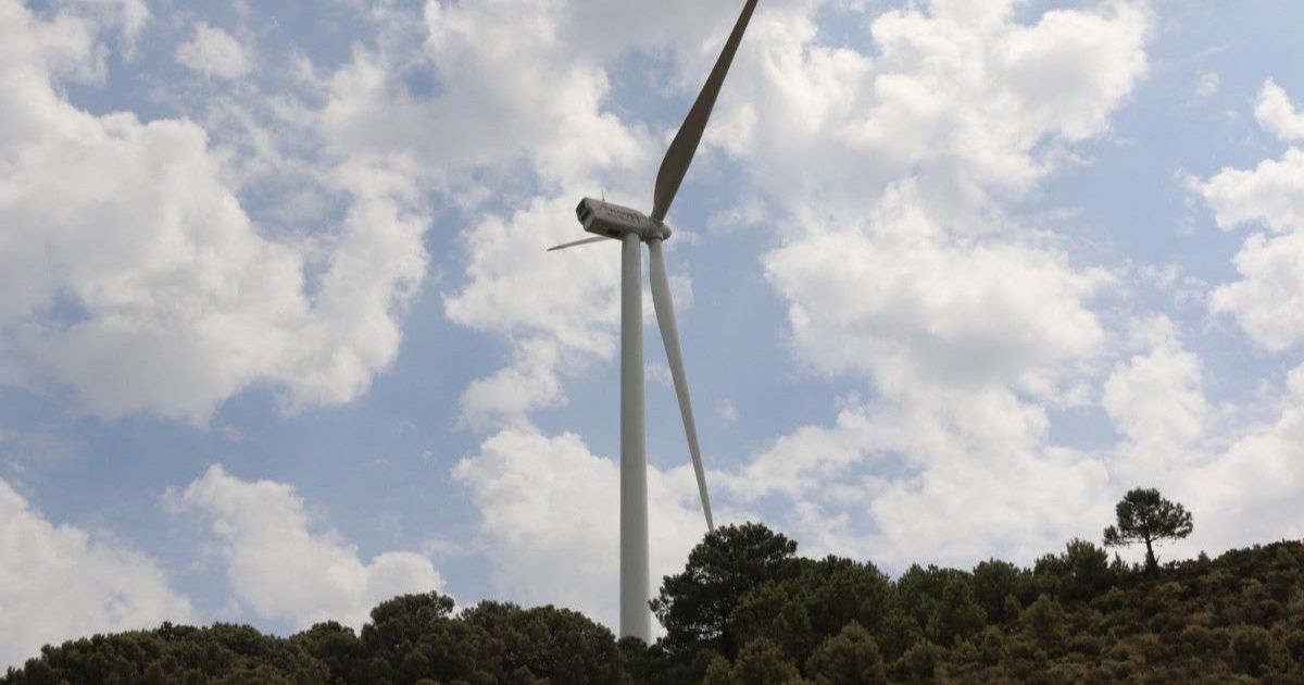 “S&P”: نموذج التمويل يقود طفرة بطاريات تخزين الطاقة في الخليج