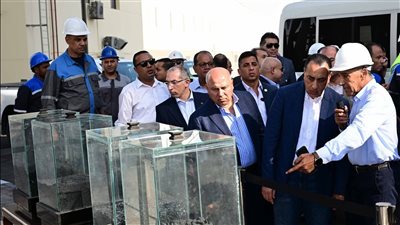 انطلاقة صناعية جديدة بالسخنة.. رئيس الوزراء يتفقد مصنع بلوكات الأنود الكربونية