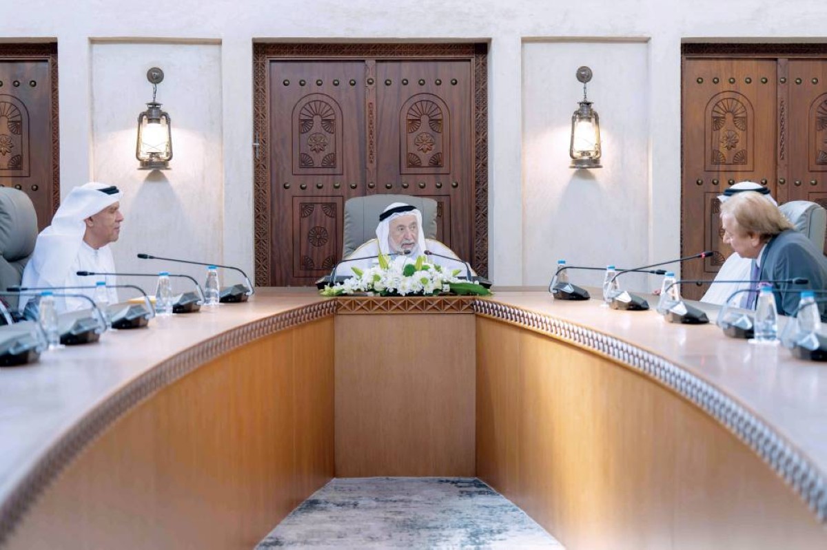 حاكم الشارقة يوجه بإطلاق جائزةسلطان القاسمي للتميز المسرحي للشباب