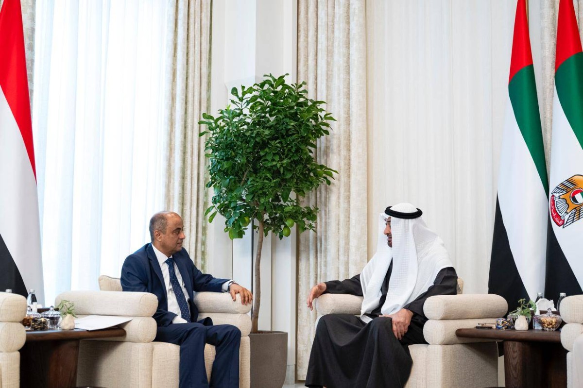 محمد بن زايد يبحث مع رئيس الوزراء اليمني سبل تعزيز العلاقات الثنائية