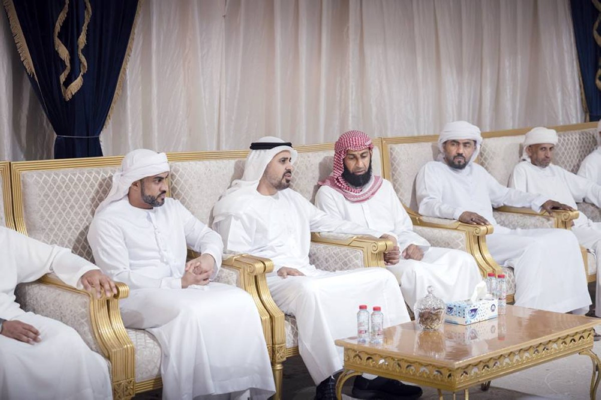 ذياب بن محمد يعزي في وفاة والد الشهيد علي حسن الشحي
