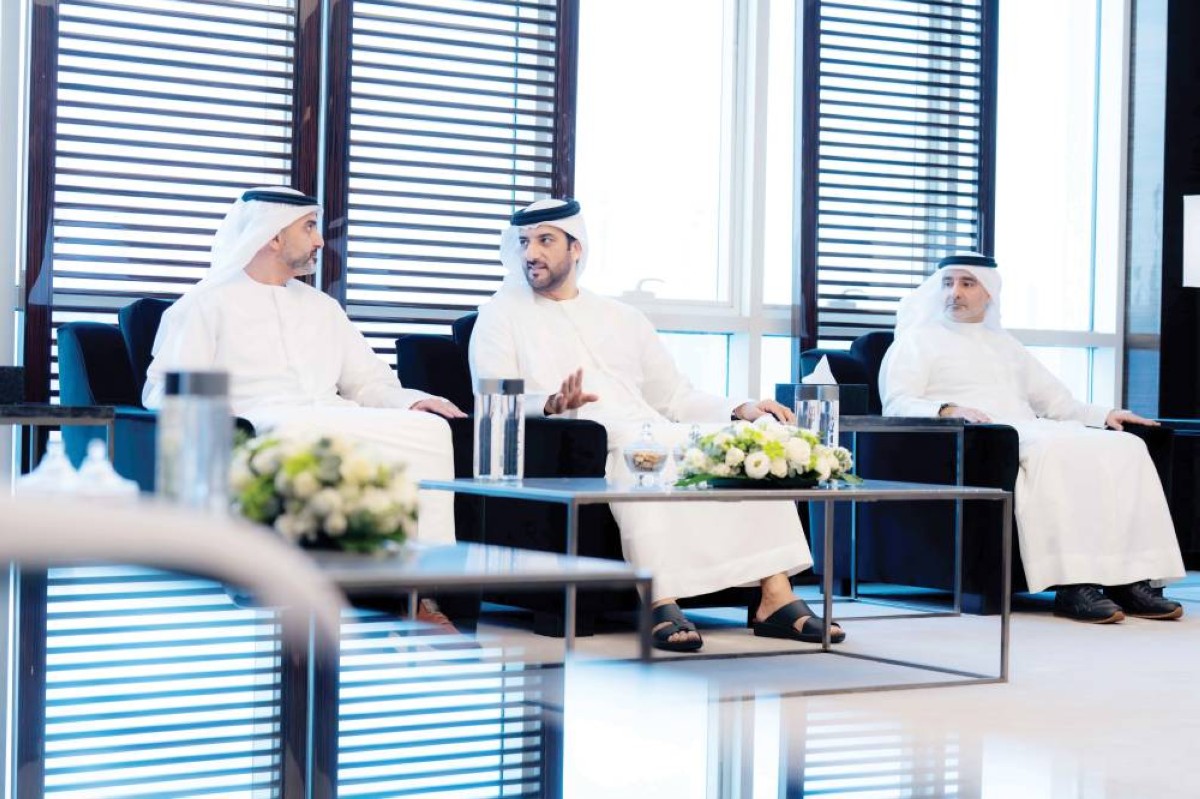 سلطان بن أحمد يؤكد أهمية التعاون في قطاع الاتصالات لخدمة التنمية المستدامة