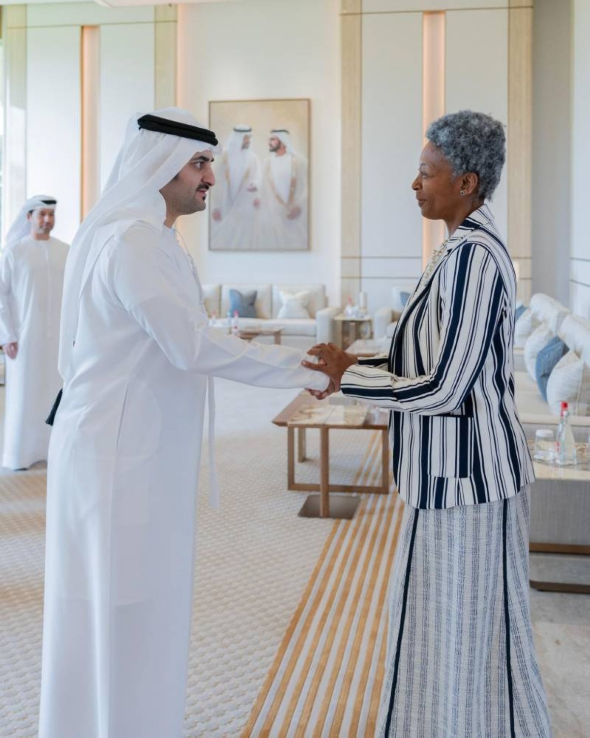 الإمارات تمضي في توطيد شراكاتها مع مجتمع المال والأعمال العالمي