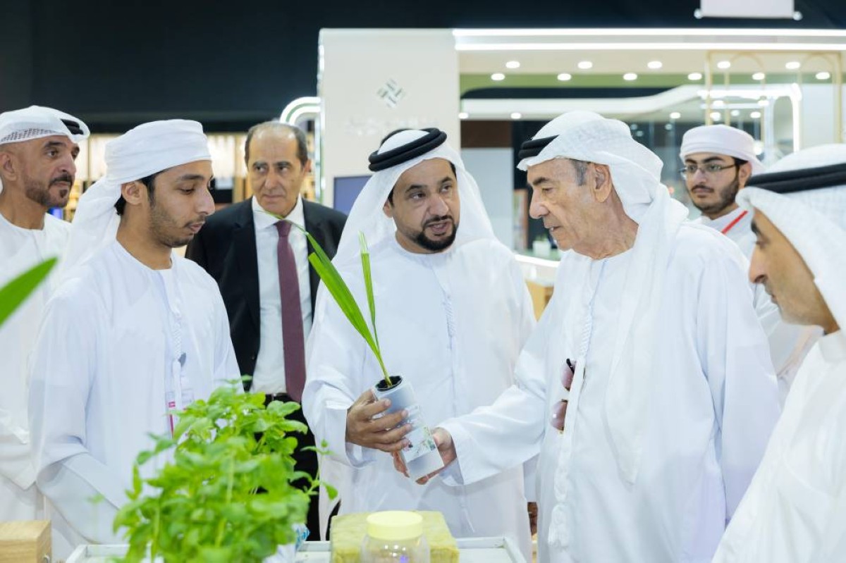 جامعة الإمارات تشارك في مهرجان الظفرة للتمور