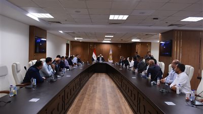 تأهيل العمالة على صناعة الرخام والجرانيت وتذليل العقبات أمام المستثمرين