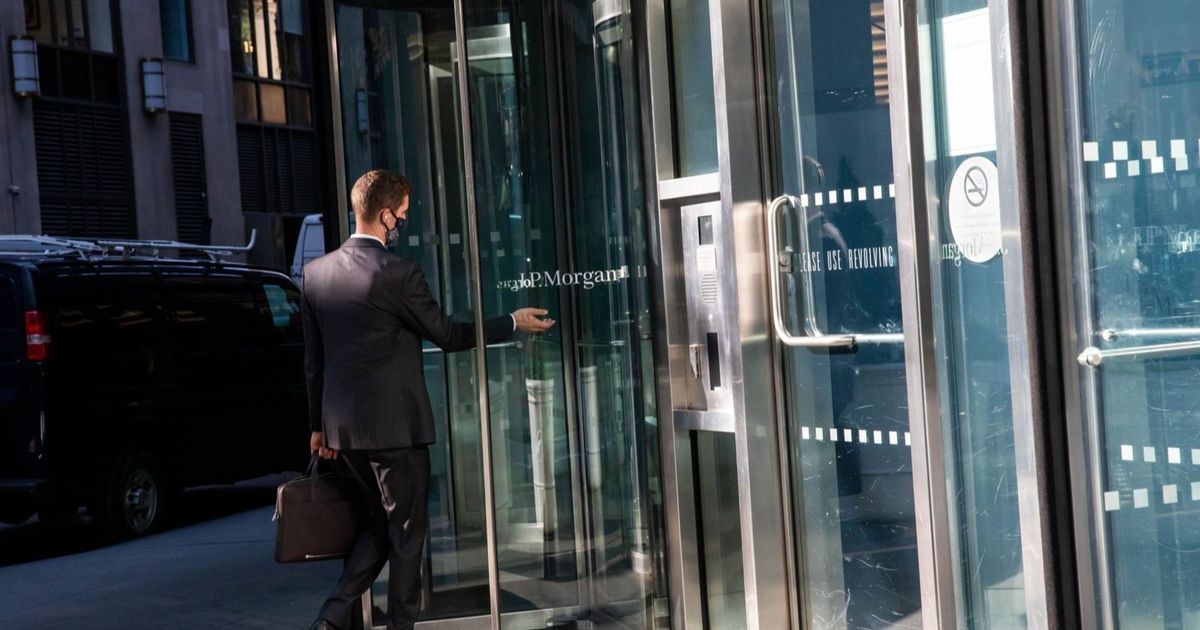 نحو 20 بنكاً تنضم لـ”جيه بي مورغان” لتمويل صفقة “إلكترونيك آرتس”