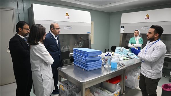 حسام حسني يزور مستشفى الأطفال الجامعي التخصصي “أبو الريش الياباني”