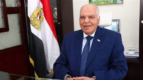 أطالب المجتمع بالمشاركة لإعادة صورته كمصدر للمعرفة والقيم