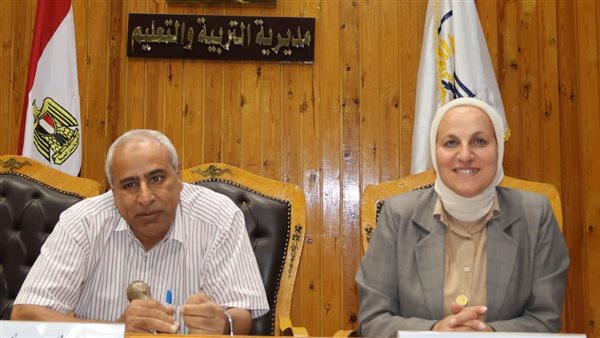 وكيل التعليم بالقاهرة توجه بالتأكد من تسليم التابلت لطلاب الأول الثانوى