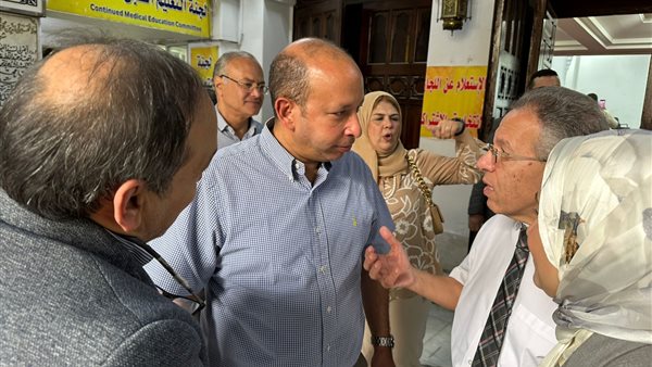 عميد طب قصر العيني يشارك في انتخابات نقابة الأطباء