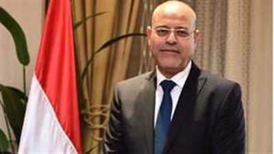 أي واحد عنده سيدة أجنبية تعمل بالمنزل يسرع في تقديم طلب لوزارة العمل ويحصل على تصريح عمل سنوي بـ 2500 جنيه
