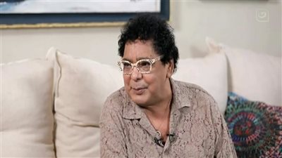 مقدرش أعيش من غير الغنا.. وكل فترة بتهزم صحيًا