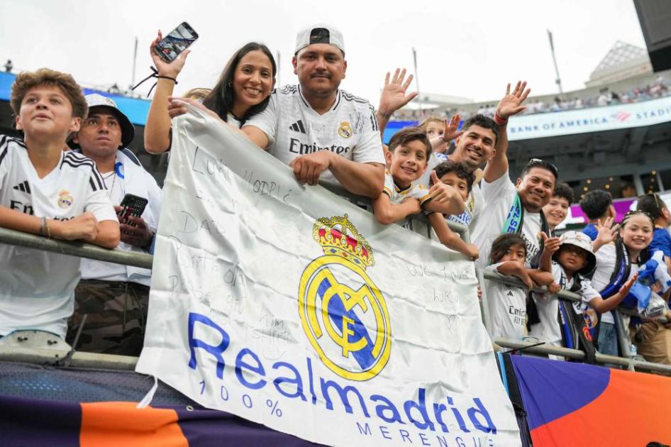 نجمة بوب تغازل ريال مدريد في ألبوم غنائي