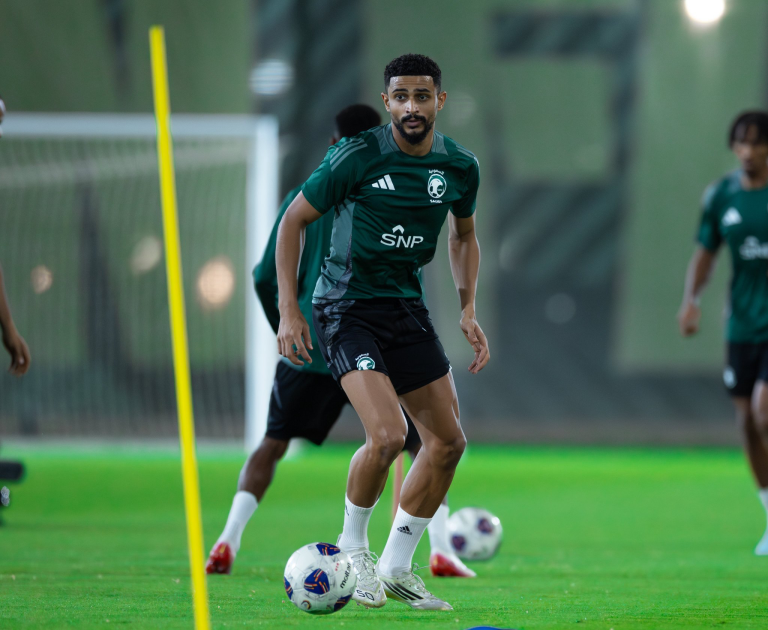 المنتخب السعودي ينتظر ثلاثي أوروبا