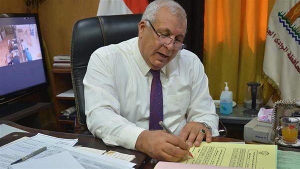 محافظ الوادى الجديد يهنىء الفائزين بالمراكز الأولى فى مبادرة صيفك رقمى