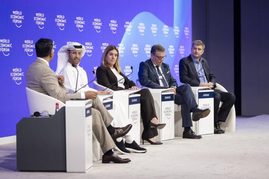 مسؤولون: صياغة قوانين تتصدى للاعتداءات السيبرانية