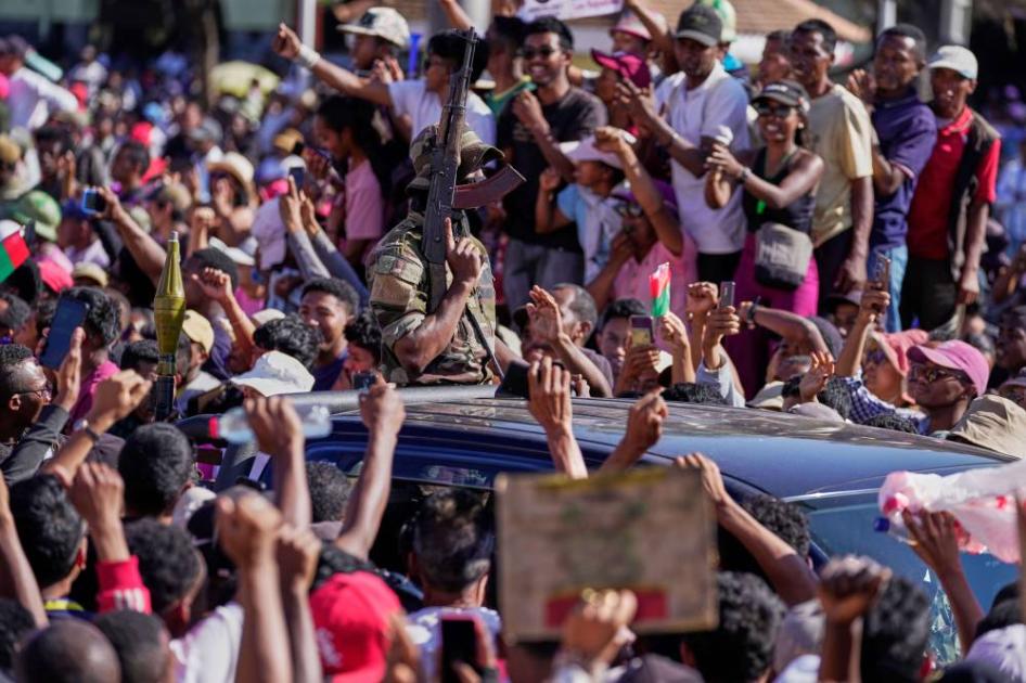 مدغشقر تحت سلطة الجيش.. وتعليق المؤسسات الدستورية