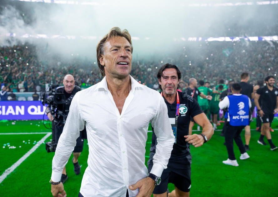 رينارد مدرب السعودية يفتح صندوق الأسرار بعد الصعود السابع