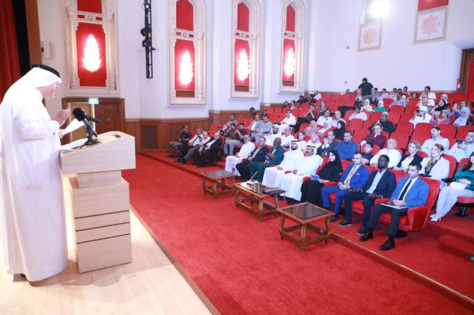 نصوص تصور غربة الإنسان في بيت الشعر