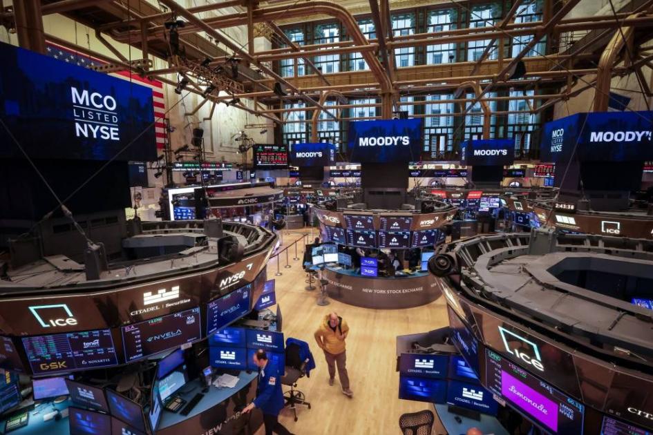 وول ستريت تغلق على تراجع بقيادة سهمي ميتا ومايكروسوفت