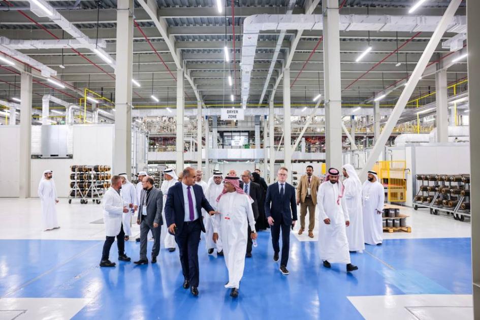 وفد عربي يزور «العربية للبازلت» في الفجيرة