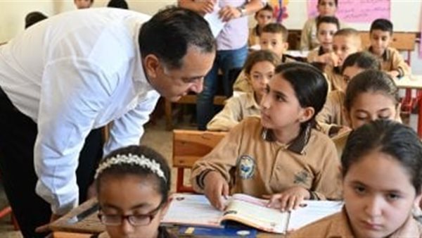 رئيس الوزراء يتفقد عددا من المنشآت التعليمية بقرية سبك الأحد بالمنوفية