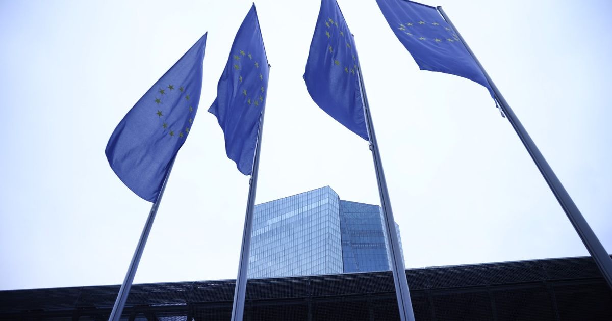 استطلاع: المركزي الأوروبي سيُبقي الفائدة عند 2% لعامين مقبلين