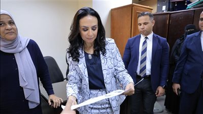 تسليم 14 طفلا لأسر بديلة كافلة.. وزيرة التضامن تتابع منظومة الرعاية المؤسسية والأسري