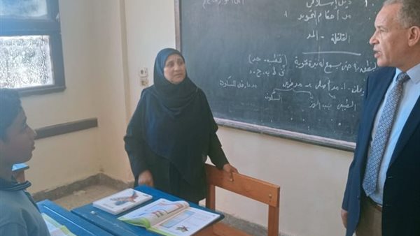 مدير تعليم أسيوط يجازي معلما بـ 15 يوما وإحالة مدير المدرسة للشؤون القانونية