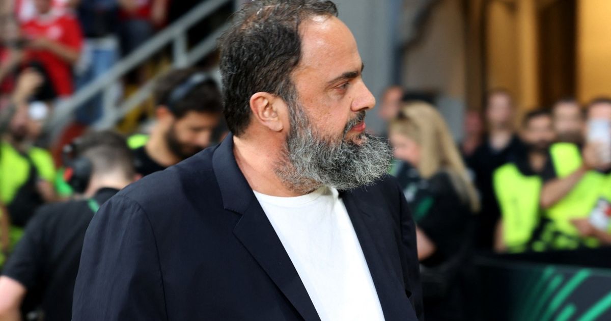 مدرب السعودية السابق مرشح لقيادة نوتنغهام فورست