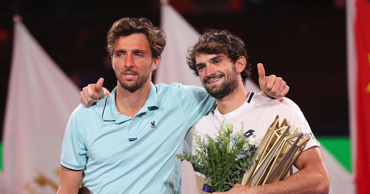 فالنتين فاشرو يهزم ابن خاله أرتور ريندركنيش ويحرز لقب شنغهاي