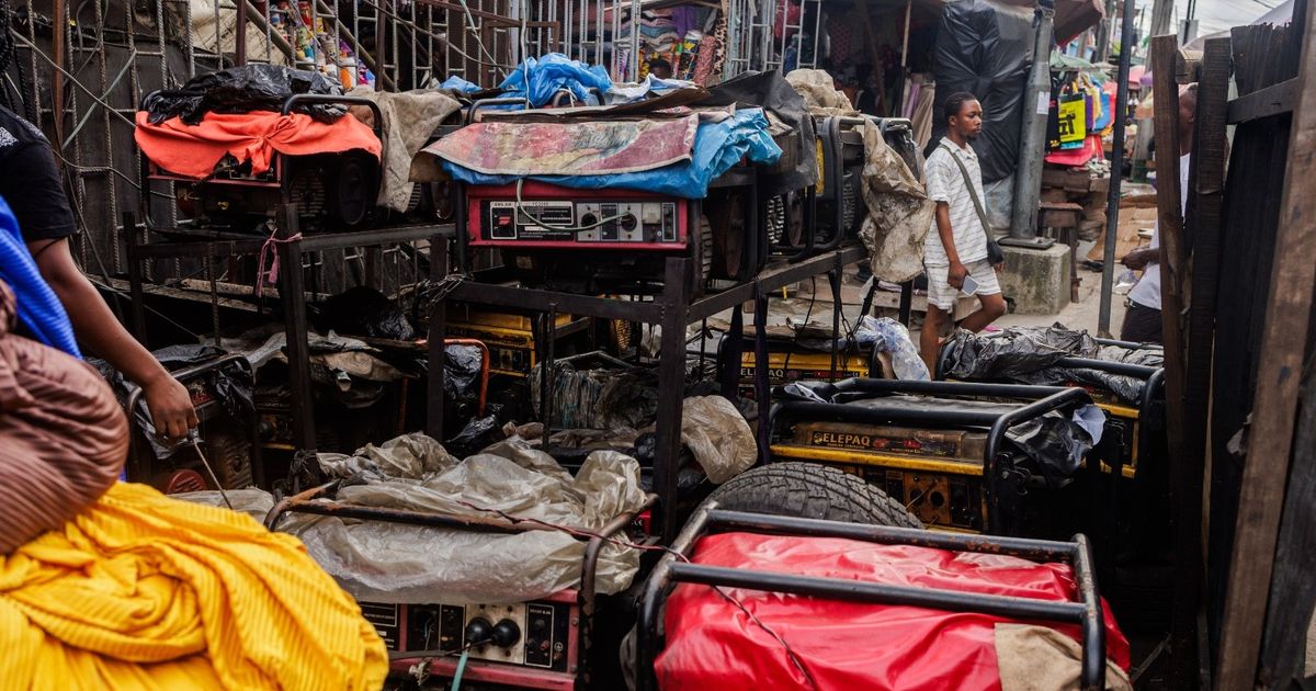 نيجيريا تتفاوض مع الصين على قرض بملياري دولار لشبكة كهرباء فائقة