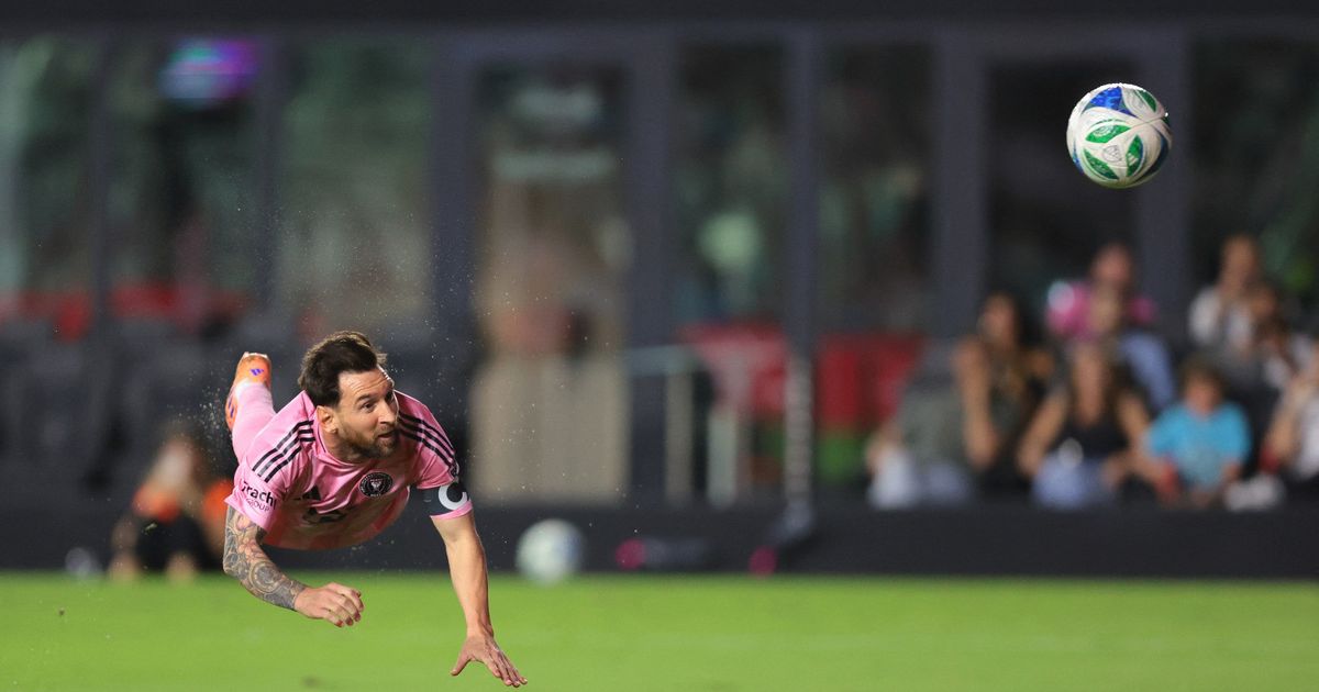 ليونيل ميسي يسجل هدفين لإنتر ميامي خلال فوزه في “البلاي أوف”