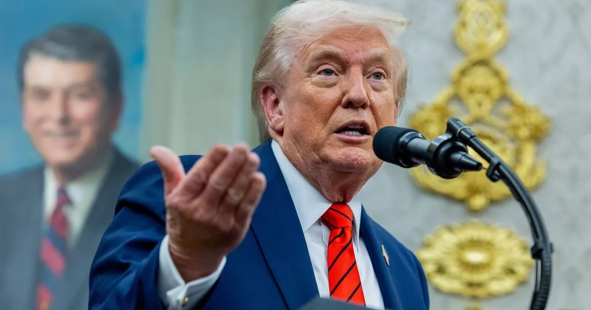 ترامب يوجه باستخدام كل الأموال لدفع رواتب الجيش خلال الإغلاق