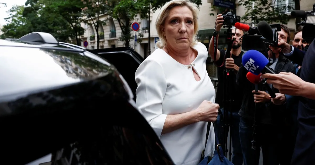 مارين لوبان: إجراء انتخابات هو الخيار الوحيد أمام فرنسا