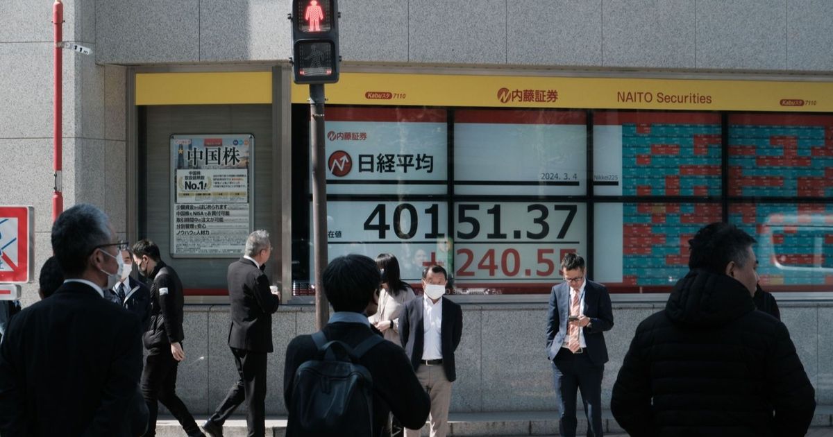 الأسهم الآسيوية تتراجع والذهب يرتفع بعد قمة ترمب وشي