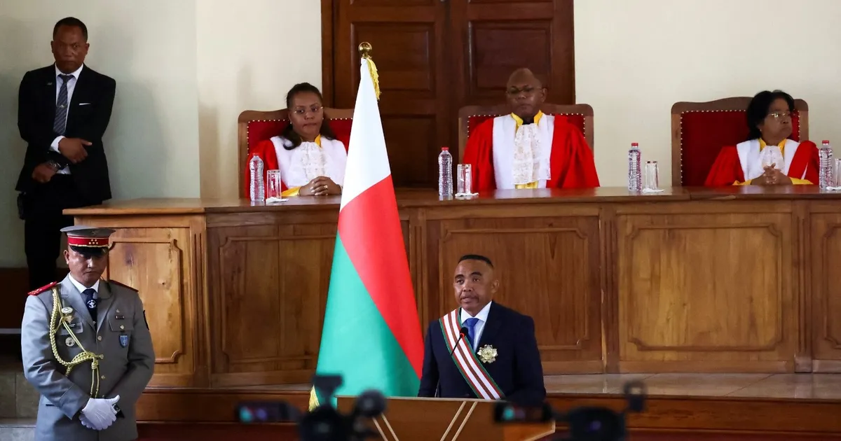 مدغشقر.. الحاكم العسكري يؤدي اليمين رئيساً للبلاد