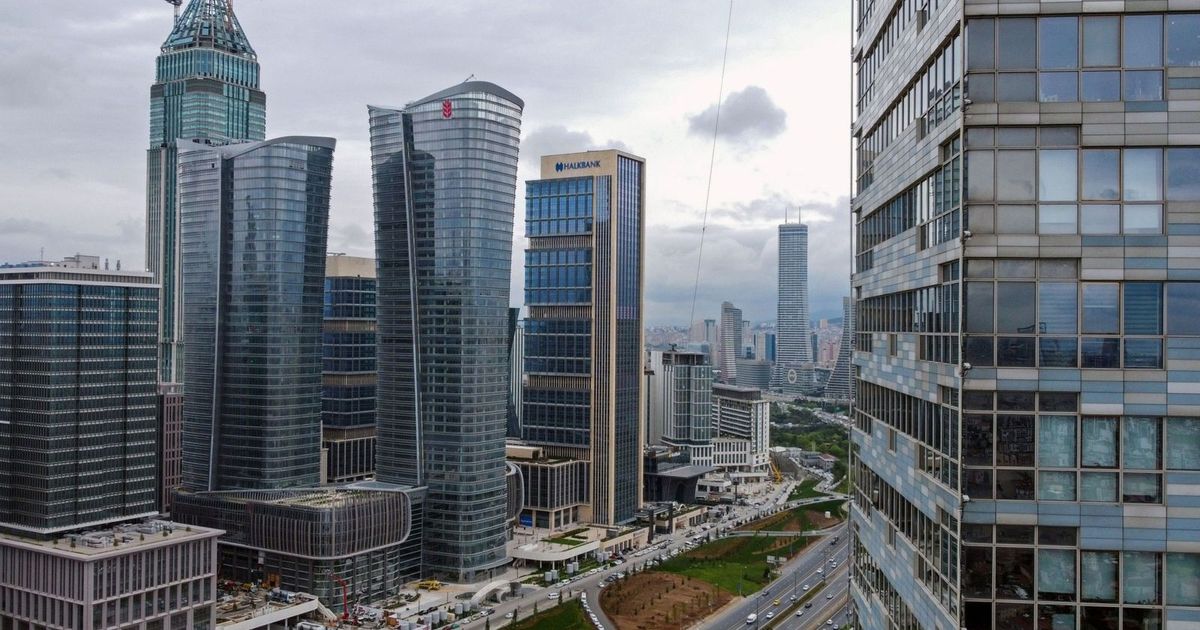 أسهم تركيا تقلص مكاسبها منذ مطلع العام قبل اجتماع المركزي