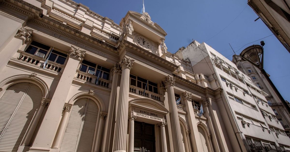 الدعم الأميركي للأرجنتين لن يلغي المخاطر لكن قد يحدث توازنات