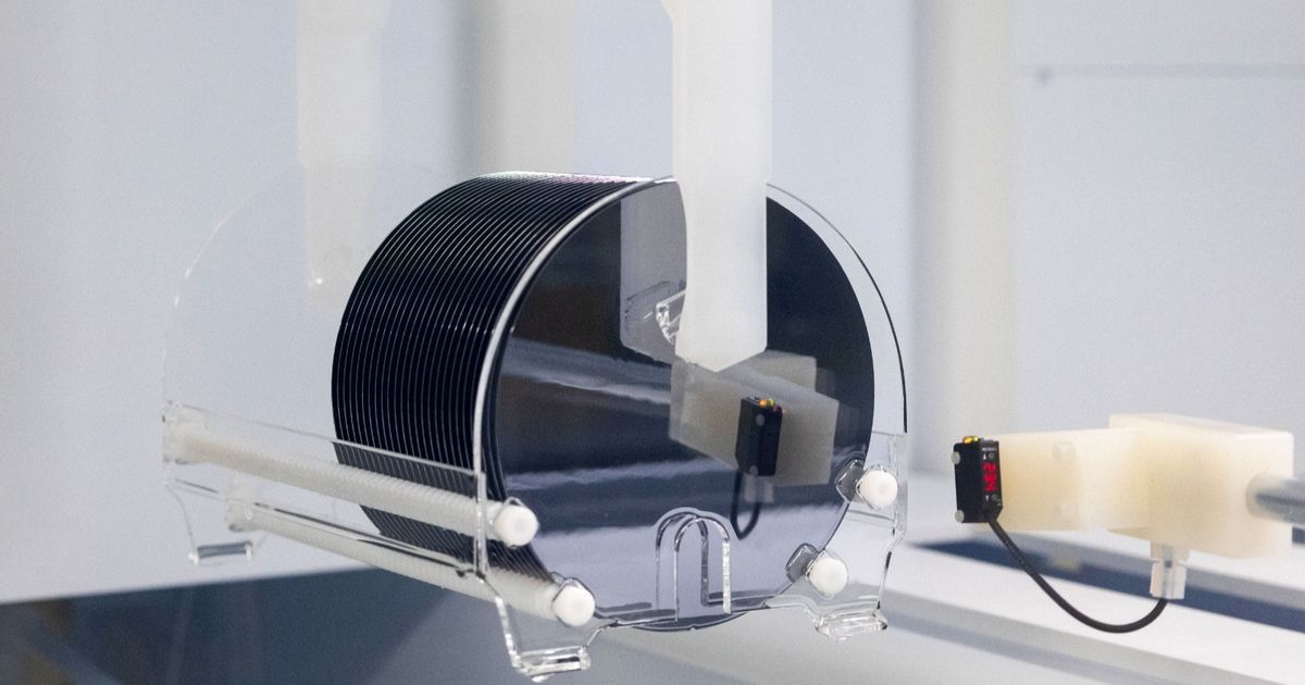 شركات السيارات تتحضر لتجنب أزمة رقائق محتملة بعد قيود الصين